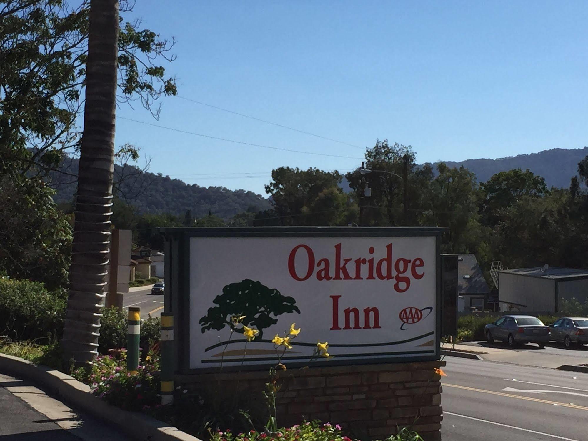 Oakridge Inn Oak View Exteriör bild